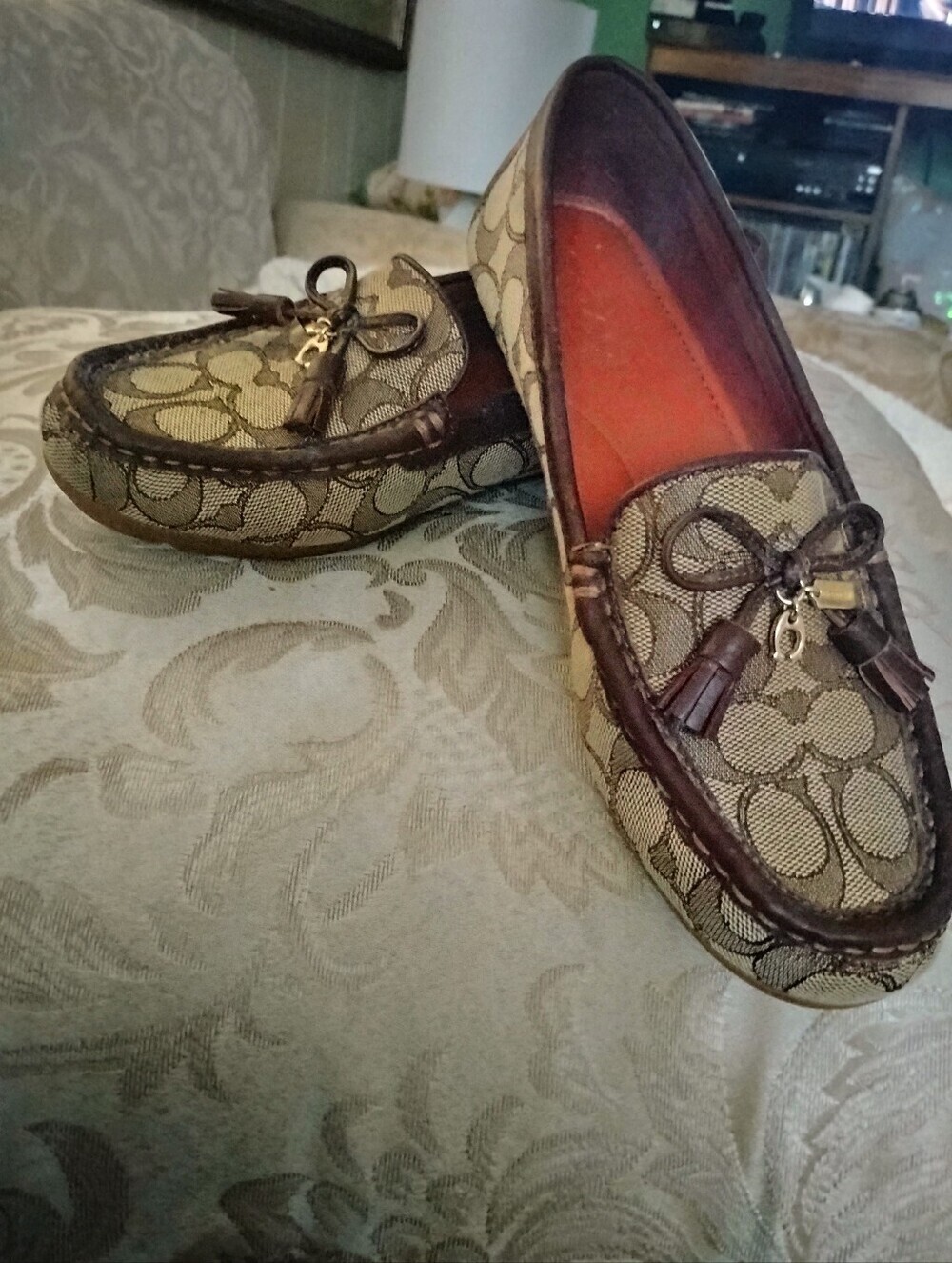 COACH 8.5 B LOGO DRIVING LOAFER STYLE SHOES - Picture 11 of 11